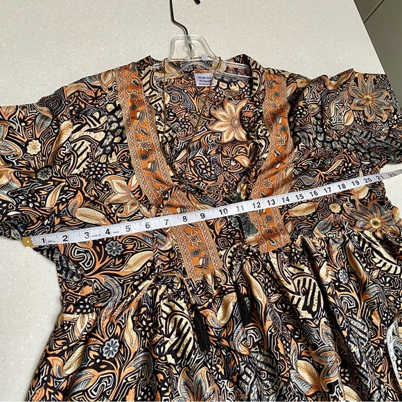 Enchanting SILK Stunning boho dress w southwestern vibe & Gypsy sleeves - Picture 7 of 8